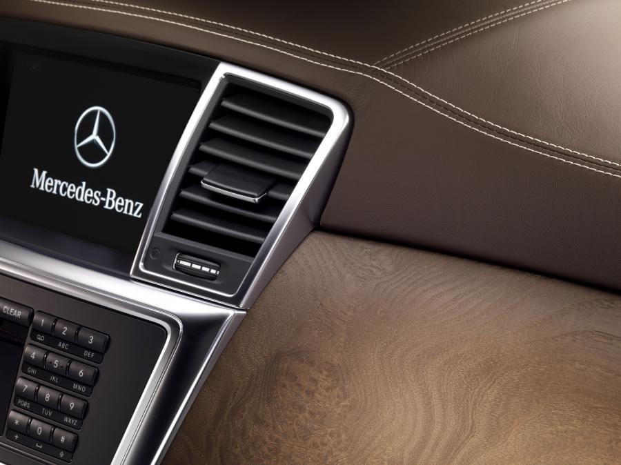  Mercedes-Benz M-Class 2011 года  (фото 35 из 45)